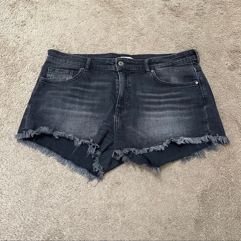 H&M black denim cutoff shorts 12